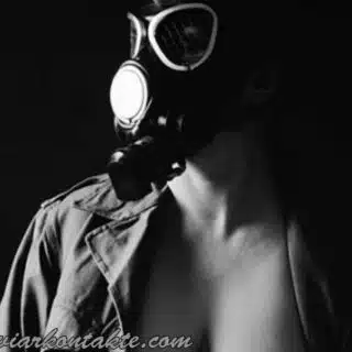 Bizarrlady lädt zum Fetischdate extrem