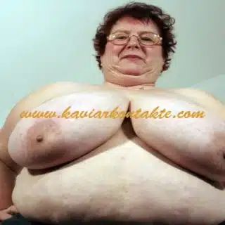 Perverser Sex Kontakt zu Oma